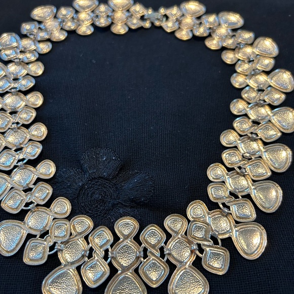 VTG Gorgeous Cream and Black Enamel Bib Statement piece. Unbranded. - Picture 7 of 7